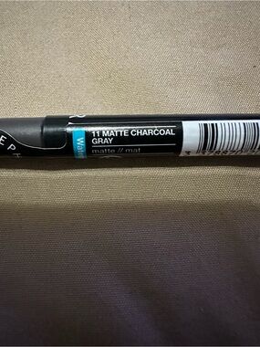 Matte Charcoal Gray Eyeliner Pencil - 11 Matte Charcoal Gray
